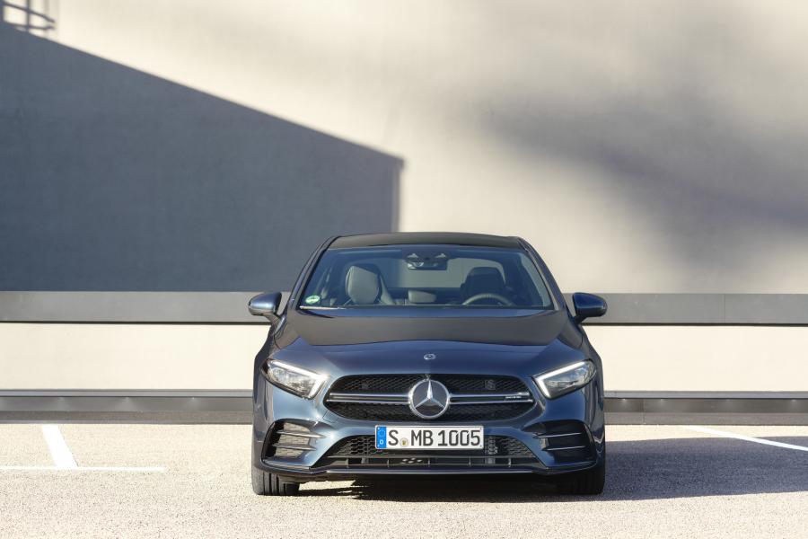  Mercedes-AMG A35 4Matic Sedan (V177) 2019 года  (WW) (фото 18 из 25)